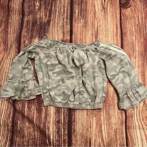 Women’s Vintage Havana Camo Bell Sleeve Crop Top Size M